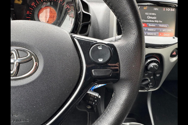 Toyota Aygo 1.0 VVT-i X-Play | Eerste eigenaar, Parkeercamera, Bluetooth, Stuurbediening, In hoogte verstelbare stoel