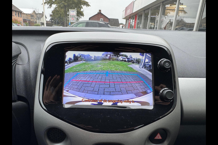 Toyota Aygo 1.0 VVT-i X-Play | Eerste eigenaar, Parkeercamera, Bluetooth, Stuurbediening, In hoogte verstelbare stoel