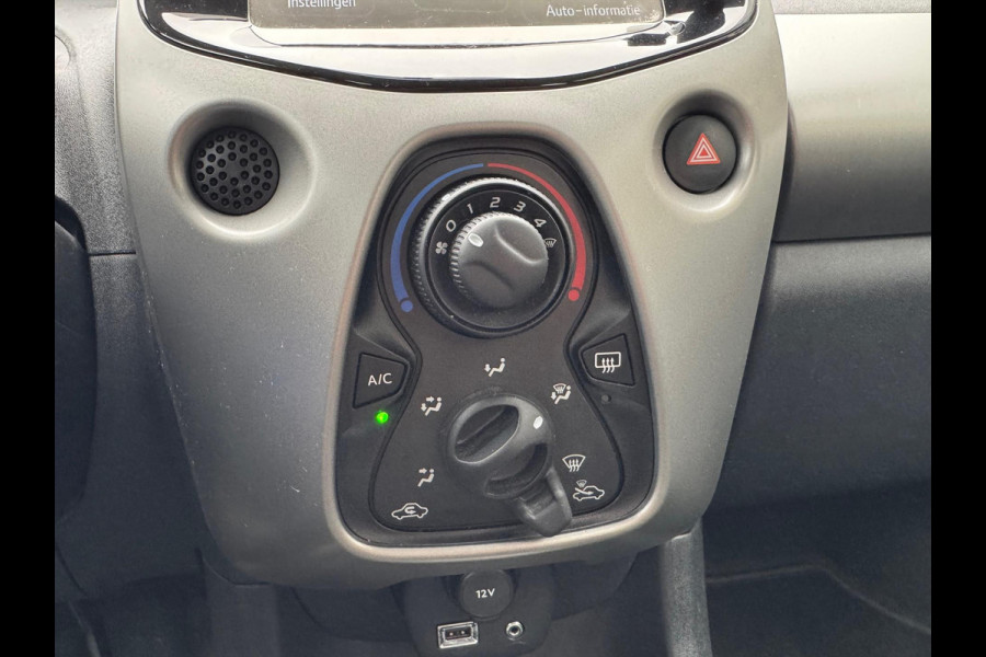 Toyota Aygo 1.0 VVT-i X-Play | Eerste eigenaar, Parkeercamera, Bluetooth, Stuurbediening, In hoogte verstelbare stoel