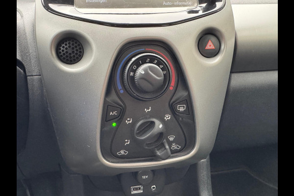 Toyota Aygo 1.0 VVT-i X-Play | Eerste eigenaar, Parkeercamera, Bluetooth, Stuurbediening, In hoogte verstelbare stoel