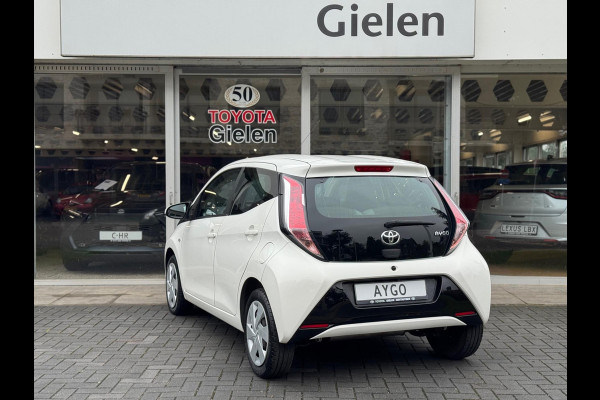 Toyota Aygo 1.0 VVT-i X-Play | Eerste eigenaar, Parkeercamera, Bluetooth, Stuurbediening, In hoogte verstelbare stoel