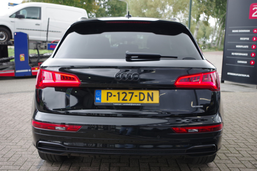 Audi Q5 2.0 TFSI 252 PK Quattro Sport S Line Black Edition, Trekhaak, Panoramadak, Leder-Alcantara, Camera