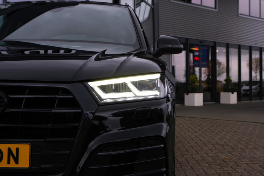 Audi Q5 2.0 TFSI 252 PK Quattro Sport S Line Black Edition, Trekhaak, Panoramadak, Leder-Alcantara, Camera