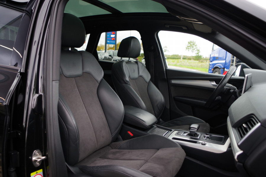 Audi Q5 2.0 TFSI 252 PK Quattro Sport S Line Black Edition, Trekhaak, Panoramadak, Leder-Alcantara, Camera