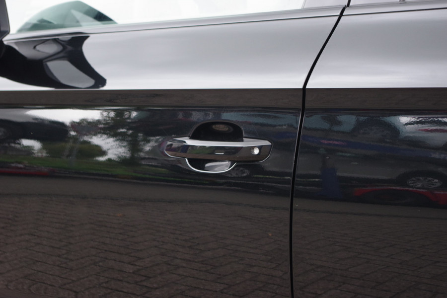 Audi Q5 2.0 TFSI 252 PK Quattro Sport S Line Black Edition, Trekhaak, Panoramadak, Leder-Alcantara, Camera