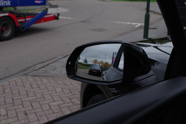 Audi Q5 2.0 TFSI 252 PK Quattro Sport S Line Black Edition, Trekhaak, Panoramadak, Leder-Alcantara, Camera