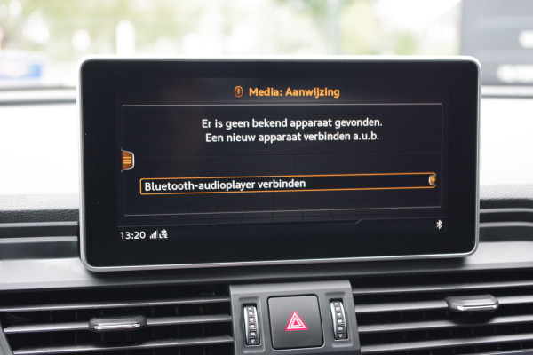Audi Q5 2.0 TFSI 252 PK Quattro Sport S Line Black Edition, Trekhaak, Panoramadak, Leder-Alcantara, Camera