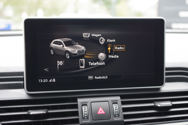 Audi Q5 2.0 TFSI 252 PK Quattro Sport S Line Black Edition, Trekhaak, Panoramadak, Leder-Alcantara, Camera
