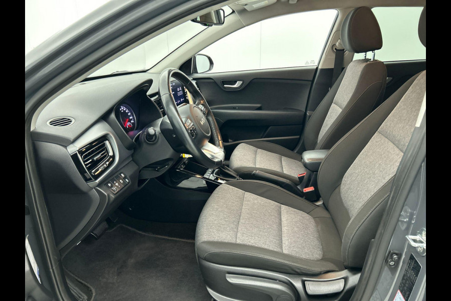 Kia Stonic 1.0 T-GDI 136pk MHEV Automaat Vision Navigatie Climate control Camera Cruise Control Dab 17" Lichtmetalen velgen