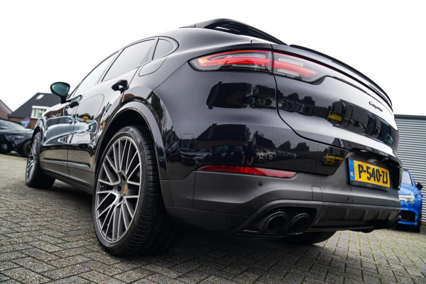 Porsche Cayenne Coupé 3.0 E-Hybrid | Sport Chrono | 22 INCH | Panorama | Head up | Trekhaak | Luchtvering | Memory stoelen 8Voudig