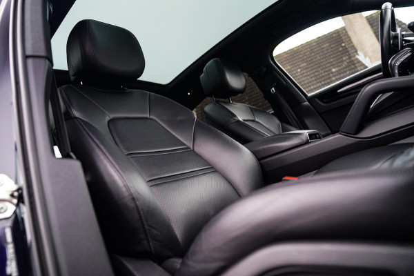 Porsche Cayenne Coupé 3.0 E-Hybrid | Sport Chrono | 22 INCH | Panorama | Head up | Trekhaak | Luchtvering | Memory stoelen 8Voudig