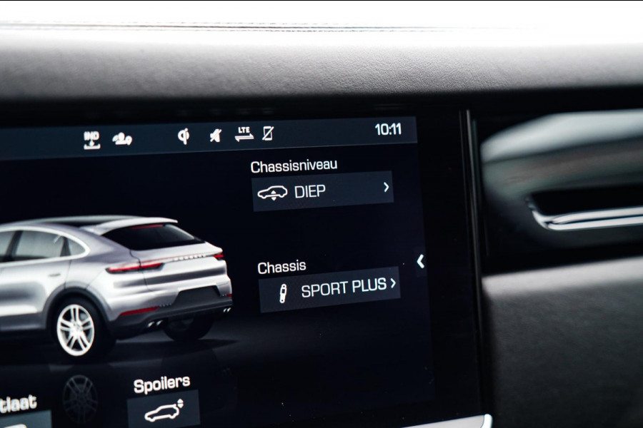 Porsche Cayenne Coupé 3.0 E-Hybrid | Sport Chrono | 22 INCH | Panorama | Head up | Trekhaak | Luchtvering | Memory stoelen 8Voudig