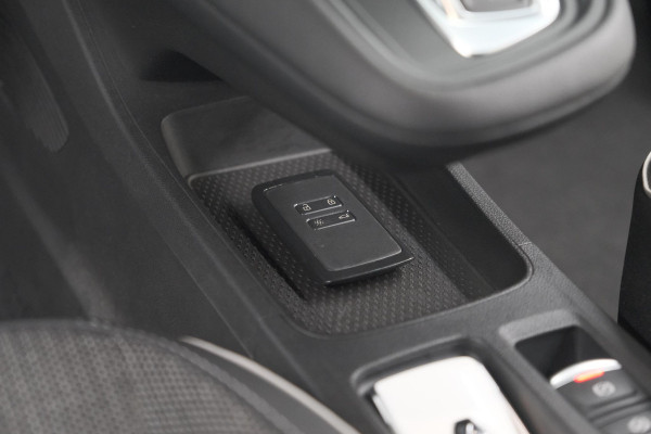 Renault Captur 1.6 E-Tech Plug-in Hybrid 160 Intens | Allseason Banden | Camera | 9.3 Inch Grootscherm | Apple Carplay