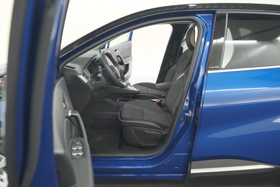 Renault Captur 1.6 E-Tech Plug-in Hybrid 160 Intens | Allseason Banden | Camera | 9.3 Inch Grootscherm | Apple Carplay