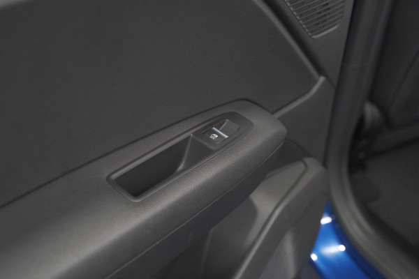 Renault Captur 1.6 E-Tech Plug-in Hybrid 160 Intens | Allseason Banden | Camera | 9.3 Inch Grootscherm | Apple Carplay