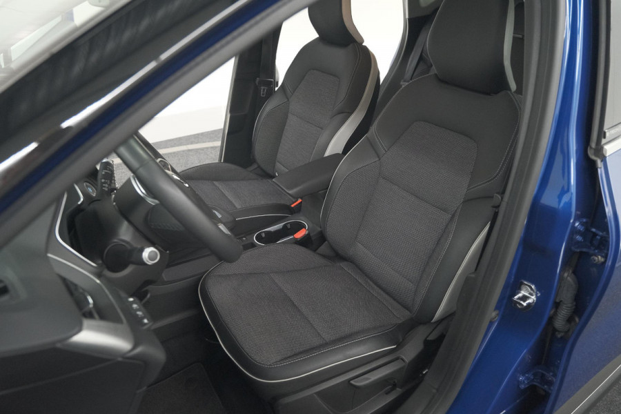Renault Captur 1.6 E-Tech Plug-in Hybrid 160 Intens | Allseason Banden | Camera | 9.3 Inch Grootscherm | Apple Carplay