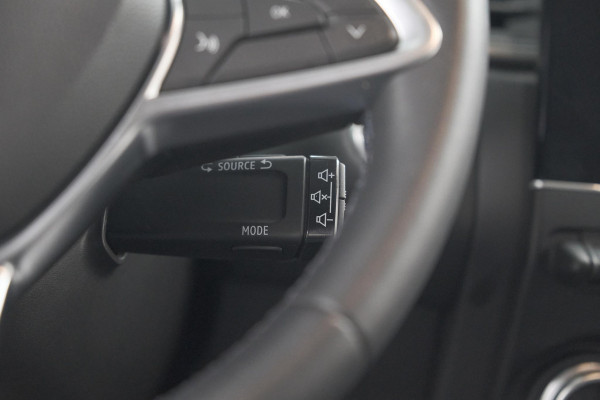 Renault Captur 1.6 E-Tech Plug-in Hybrid 160 Intens | Allseason Banden | Camera | 9.3 Inch Grootscherm | Apple Carplay