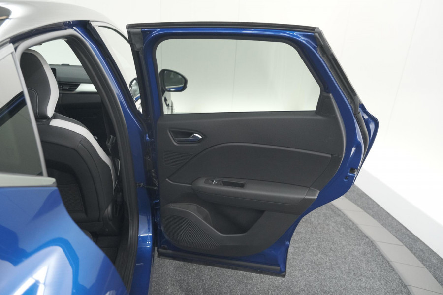 Renault Captur 1.6 E-Tech Plug-in Hybrid 160 Intens | Allseason Banden | Camera | 9.3 Inch Grootscherm | Apple Carplay