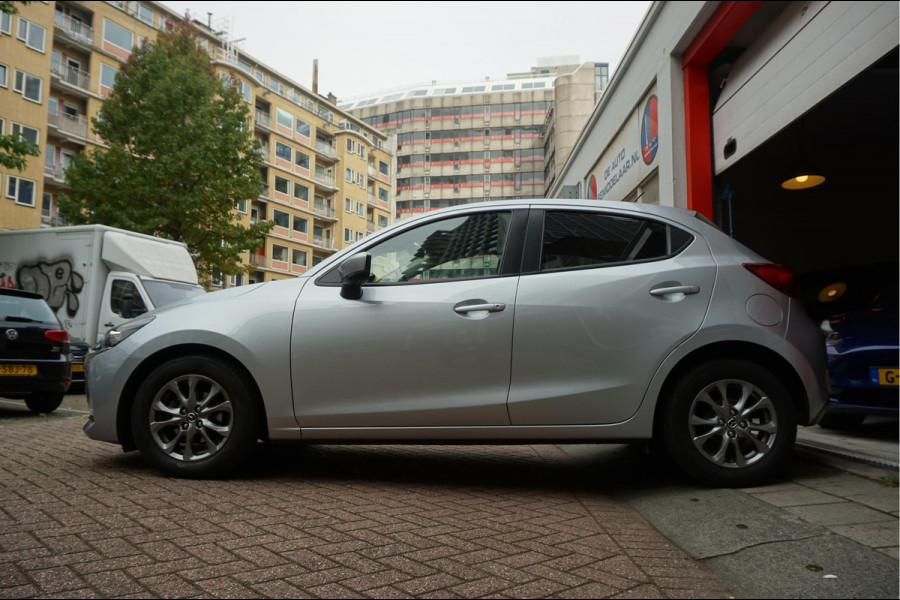 Mazda 2 1.5 Skyactiv-G Comfort Sport Aut6 | Navi | Apple Carplay | Sportvelgen | Cruise + Lane | MAZDA dealer onderhouden |