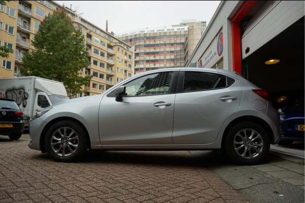 Mazda 2 1.5 Skyactiv-G Comfort Sport Aut6 | Navi | Apple Carplay | Sportvelgen | Cruise + Lane | MAZDA dealer onderhouden |