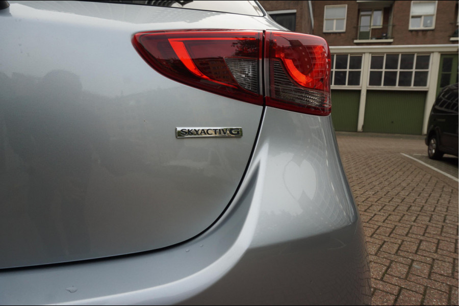 Mazda 2 1.5 Skyactiv-G Comfort Sport Aut6 | Navi | Apple Carplay | Sportvelgen | Cruise + Lane | MAZDA dealer onderhouden |