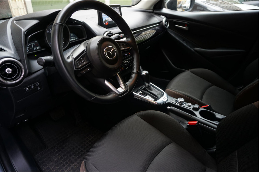 Mazda 2 1.5 Skyactiv-G Comfort Sport Aut6 | Navi | Apple Carplay | Sportvelgen | Cruise + Lane | MAZDA dealer onderhouden |