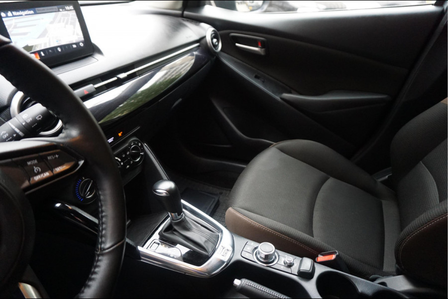 Mazda 2 1.5 Skyactiv-G Comfort Sport Aut6 | Navi | Apple Carplay | Sportvelgen | Cruise + Lane | MAZDA dealer onderhouden |