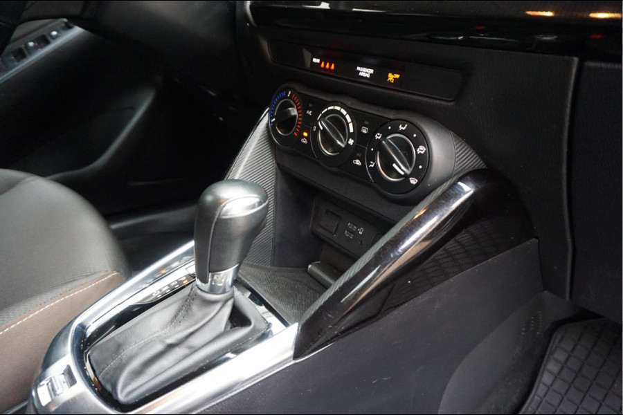 Mazda 2 1.5 Skyactiv-G Comfort Sport Aut6 | Navi | Apple Carplay | Sportvelgen | Cruise + Lane | MAZDA dealer onderhouden |
