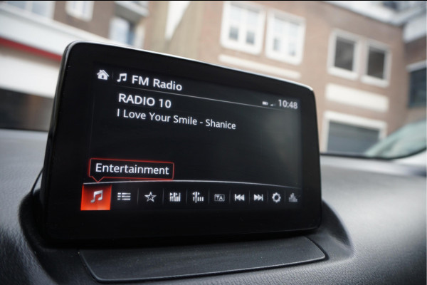 Mazda 2 1.5 Skyactiv-G Comfort Sport Aut6 | Navi | Apple Carplay | Sportvelgen | Cruise + Lane | MAZDA dealer onderhouden |