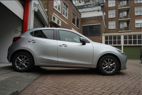 Mazda 2 1.5 Skyactiv-G Comfort Sport Aut6 | Navi | Apple Carplay | Sportvelgen | Cruise + Lane | MAZDA dealer onderhouden |