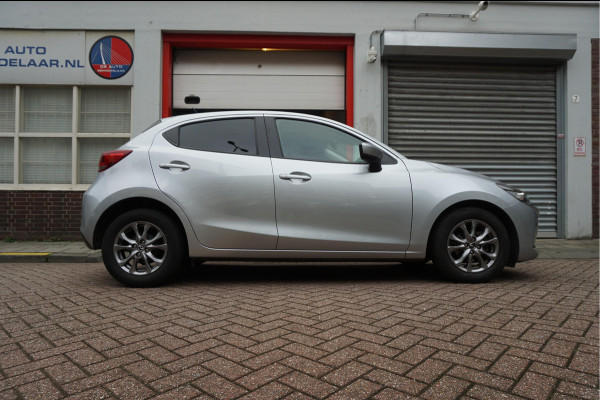 Mazda 2 1.5 Skyactiv-G Comfort Sport Aut6 | Navi | Apple Carplay | Sportvelgen | Cruise + Lane | MAZDA dealer onderhouden |