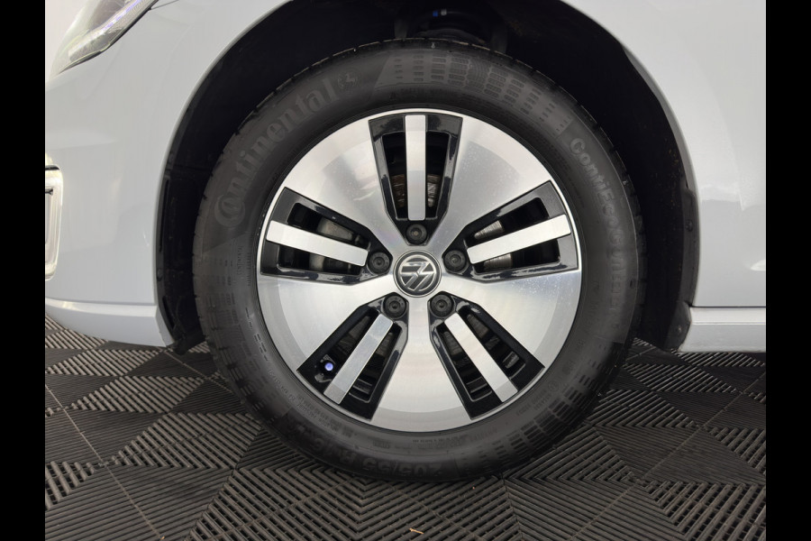Volkswagen e-Golf {SOH-90%} Aut. *ADAPTIVE-CRUISE | FULL-LED | NAVI-FULLMAP | COMFORT-SEATS | ECC | PRIVACY-GLASS | PARKPILOT | CCS-FASTLOADER | 16''ALU*