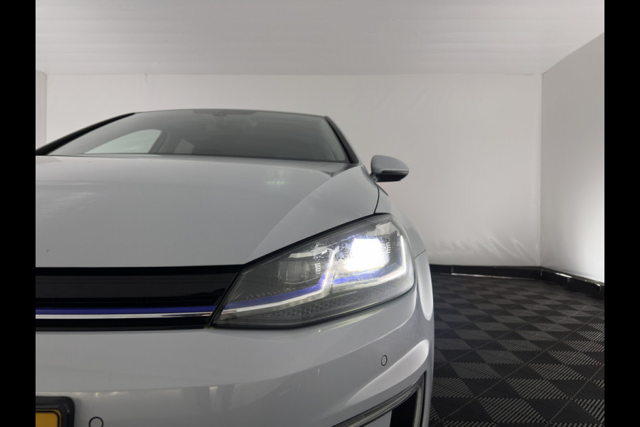 Volkswagen e-Golf {SOH-90%} Aut. *ADAPTIVE-CRUISE | FULL-LED | NAVI-FULLMAP | COMFORT-SEATS | ECC | PRIVACY-GLASS | PARKPILOT | CCS-FASTLOADER | 16''ALU*