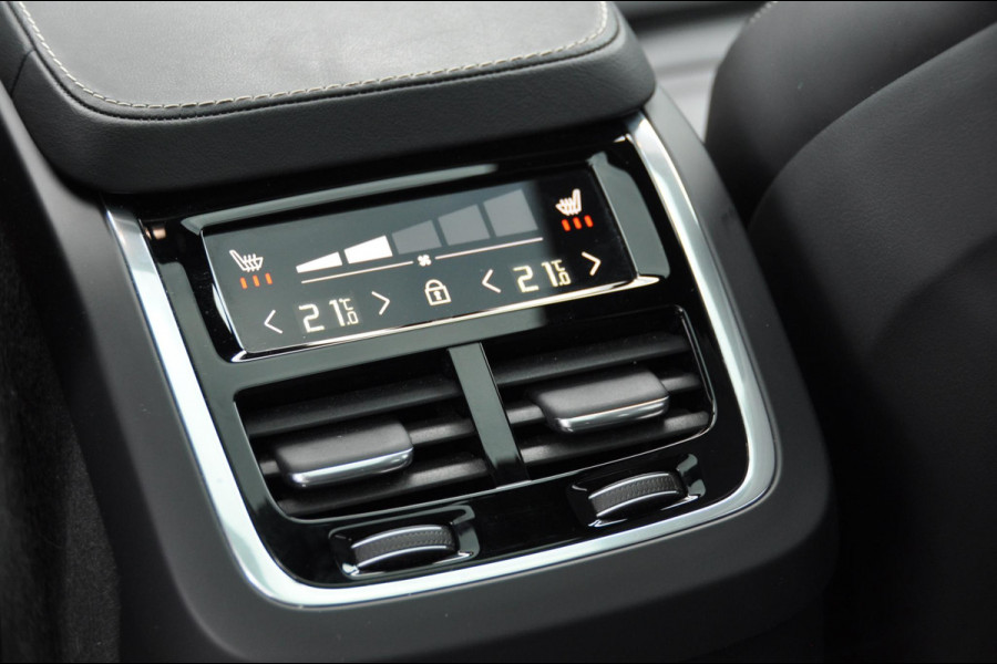 Volvo XC90 T8 455PK Automaat Plug-in Hybrid AWD Ultimate Dark HEICO / Luchtvering / Panoramisch schuif en kantel dak / Head-Up Display / Google Services / Adaptieve Cruise Control / Harman Kardon Audio/