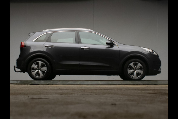 Kia Niro 1.6 GDi Hybrid DynamicLine Sport (NAVI,CAR PLAY,CAMERA,PDC,LED,CRUISE,CLIMATE,TREKHAAK,DAB,SPORTSTOELEN,LM,NETTE STAAT)