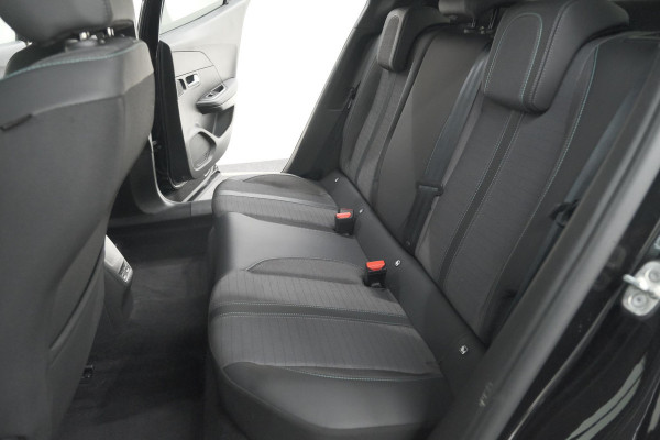 Peugeot 2008 PureTech 130 Allure Pack | Camera | Adaptieve Cruise Control | Stoelverwarming | Apple Carplay