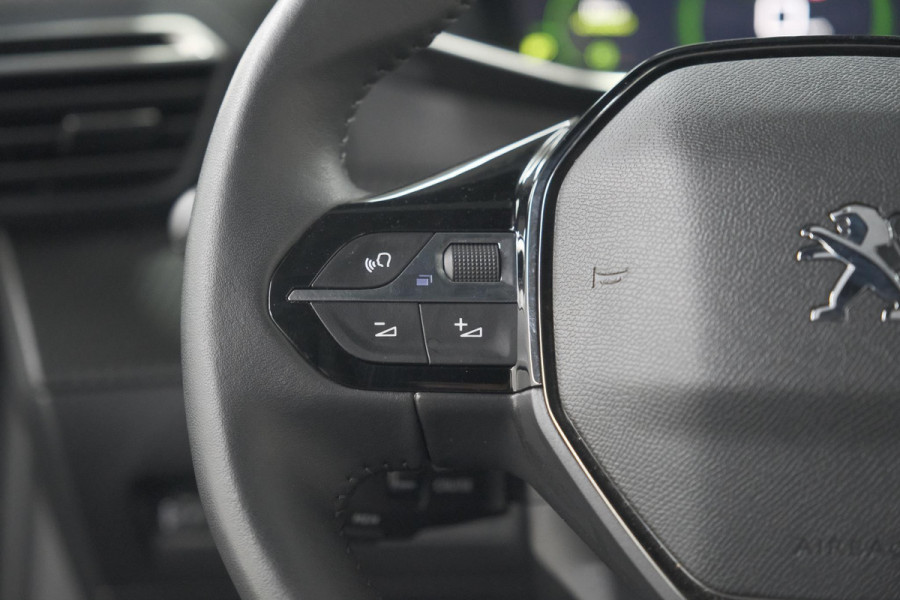 Peugeot 2008 PureTech 130 Allure Pack | Camera | Adaptieve Cruise Control | Stoelverwarming | Apple Carplay