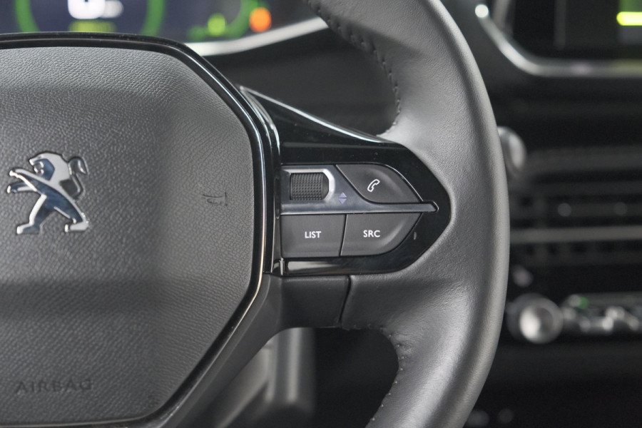 Peugeot 2008 PureTech 130 Allure Pack | Camera | Adaptieve Cruise Control | Stoelverwarming | Apple Carplay