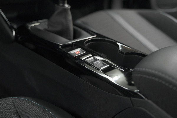Peugeot 2008 PureTech 130 Allure Pack | Camera | Adaptieve Cruise Control | Stoelverwarming | Apple Carplay