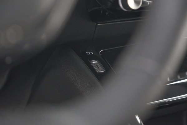Peugeot 2008 PureTech 130 Allure Pack | Camera | Adaptieve Cruise Control | Stoelverwarming | Apple Carplay