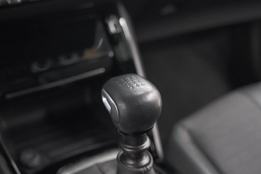 Peugeot 2008 PureTech 130 Allure Pack | Camera | Adaptieve Cruise Control | Stoelverwarming | Apple Carplay