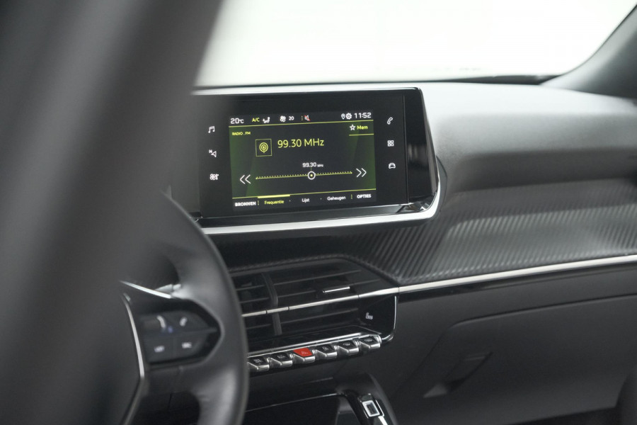 Peugeot 2008 PureTech 130 Allure Pack | Camera | Adaptieve Cruise Control | Stoelverwarming | Apple Carplay