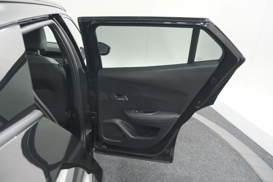 Peugeot 2008 PureTech 130 Allure Pack | Camera | Adaptieve Cruise Control | Stoelverwarming | Apple Carplay