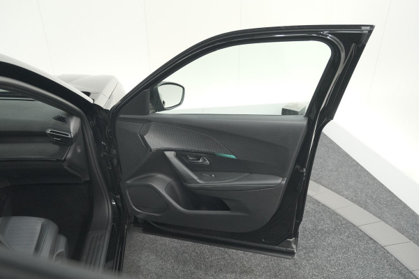 Peugeot 2008 PureTech 130 Allure Pack | Camera | Adaptieve Cruise Control | Stoelverwarming | Apple Carplay