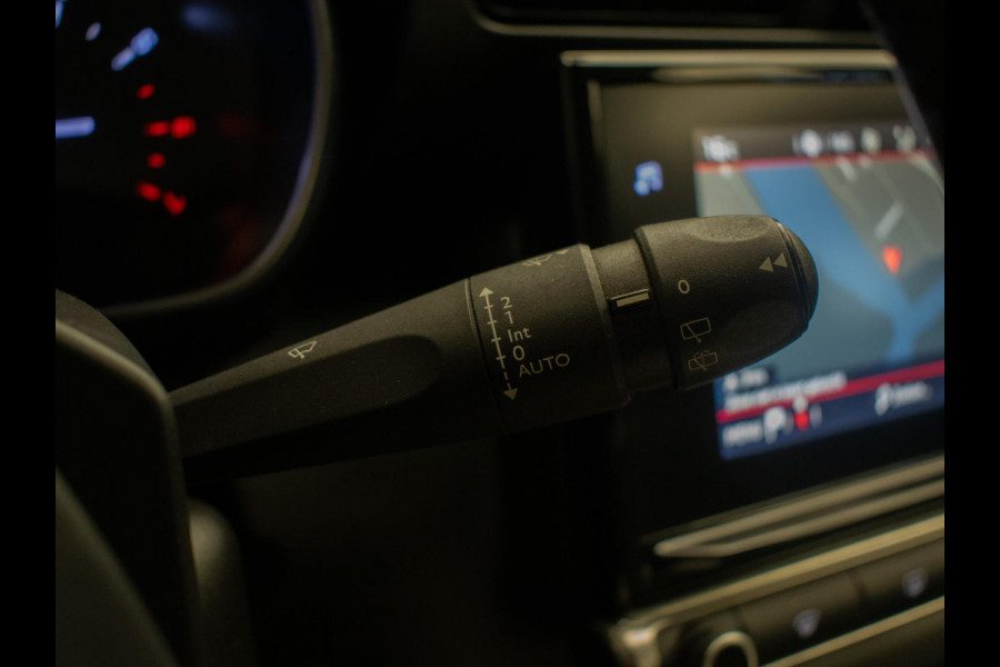 Citroën C3 Aircross 1.2 PureTech S&S Shine (APPLE CARPLAY,NAVI,LED,CRUISE,CLIMATE,SPORTSTOELE,LANE ASSIST,GETINT,NETTESTAAT)