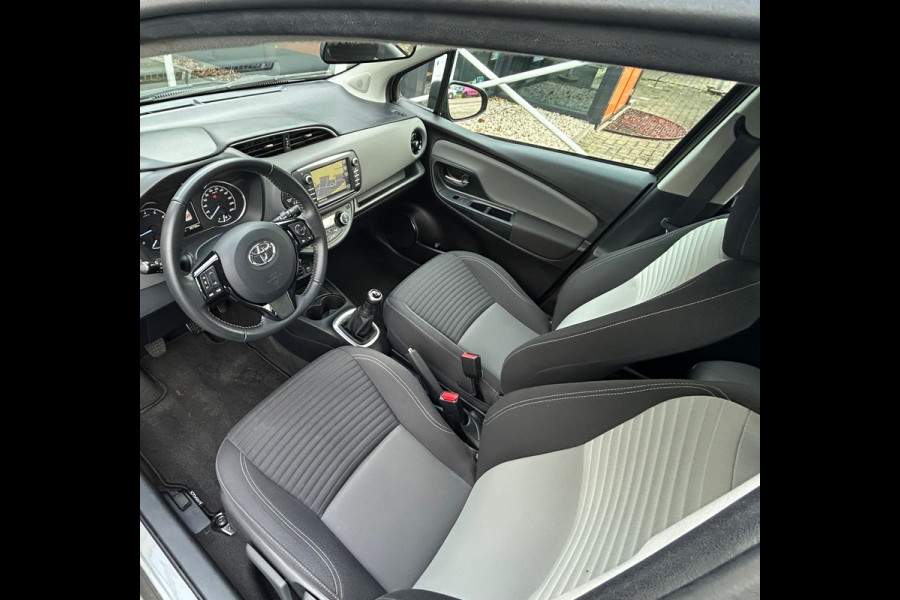Toyota Yaris 1.0 VVT-i Energy Navi Dealer Onderhouden Rijklaarprijs!