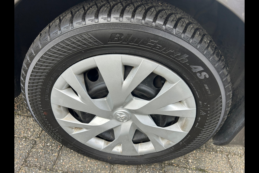 Toyota Yaris 1.0 VVT-i Energy Navi Dealer Onderhouden Rijklaarprijs!