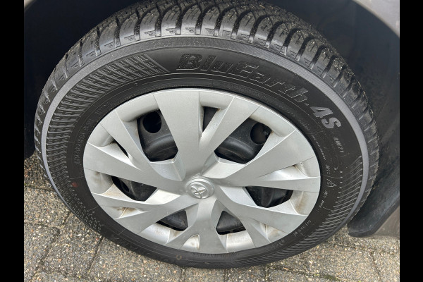 Toyota Yaris 1.0 VVT-i Energy Navi Dealer Onderhouden Rijklaarprijs!