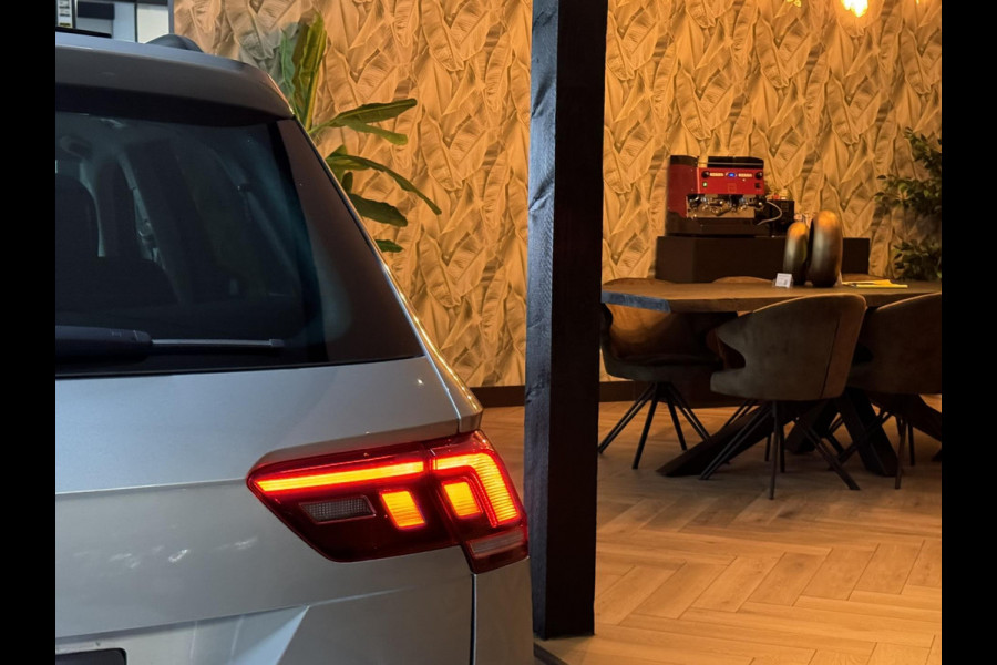 Volkswagen Tiguan 1.5 TSI ACT Comfortline Business Garantie Memory Pano Carplay 360 Camera Elek Achterklep StoelVW ACC Rijklaar