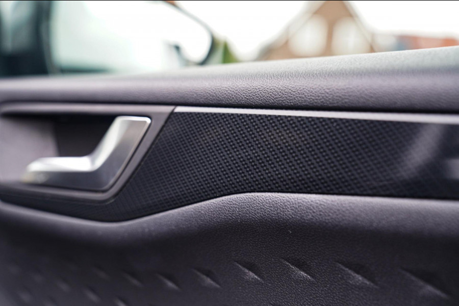 Ford Kuga 2.5 PHEV ST-Line | Automaat | Adaptieve Cruise Control | Lane assist | LED | Stoelverwarming | Camera | Lane Keeping